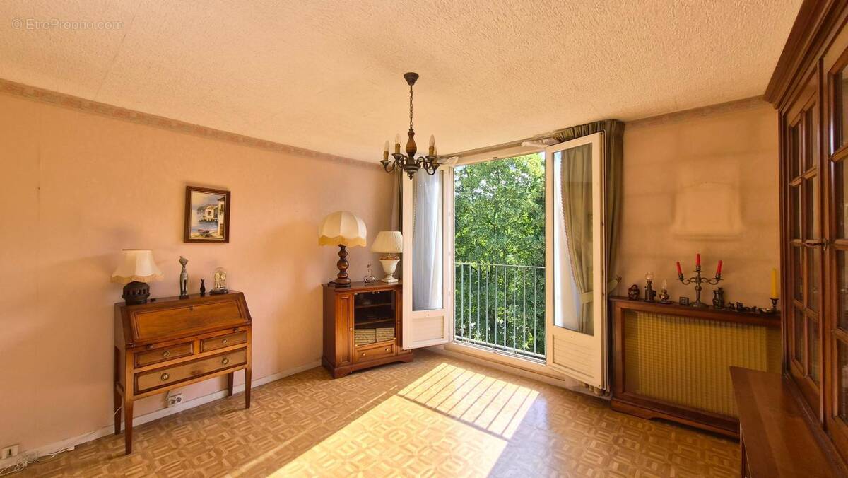 Appartement à SAINT-GERMAIN-LES-ARPAJON