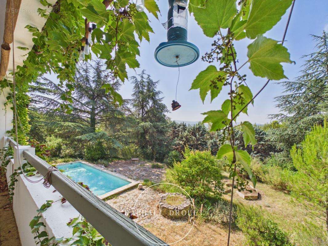 Au cœur de la campagne du luberon – propriete de 208 m2 avec piscine sur 5600 m2 de terrain - photo 8