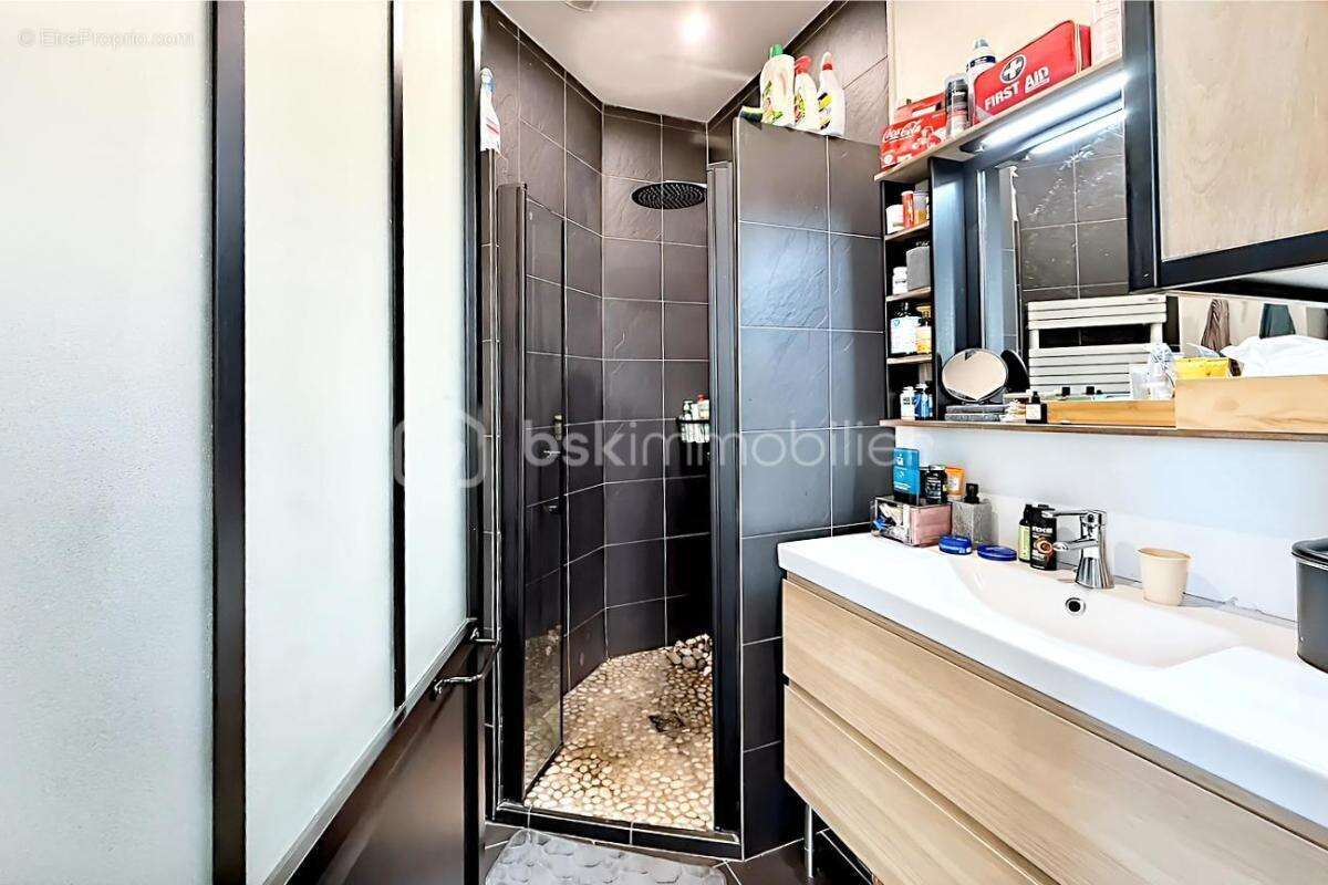 Appartement à PARIS-19E