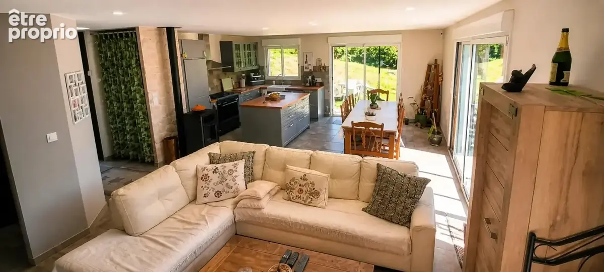 Maison de 5 pièces de 108 m² à Neuvéglise-sur-Truyère - photo 7