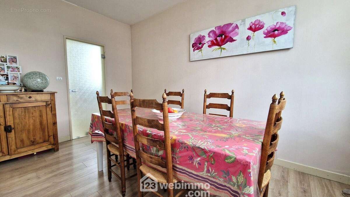 A ses côtés.... - Maison à LAON