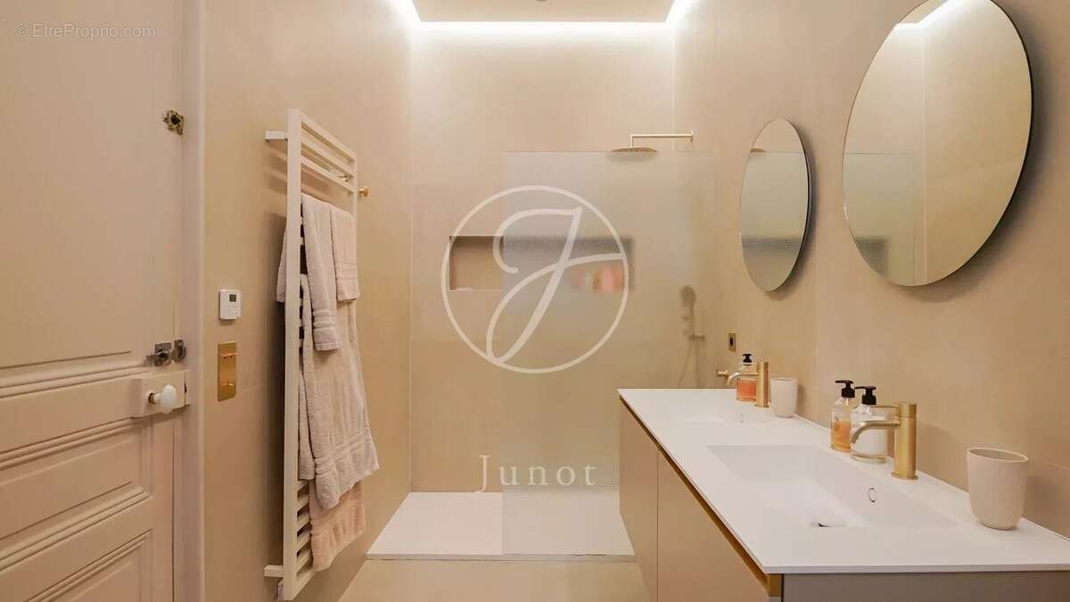 Appartement à PARIS-5E