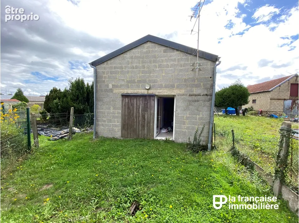A VENDRE - MAXENT - Ensemble de deux maisons en centre bourg à rénover - photo 3