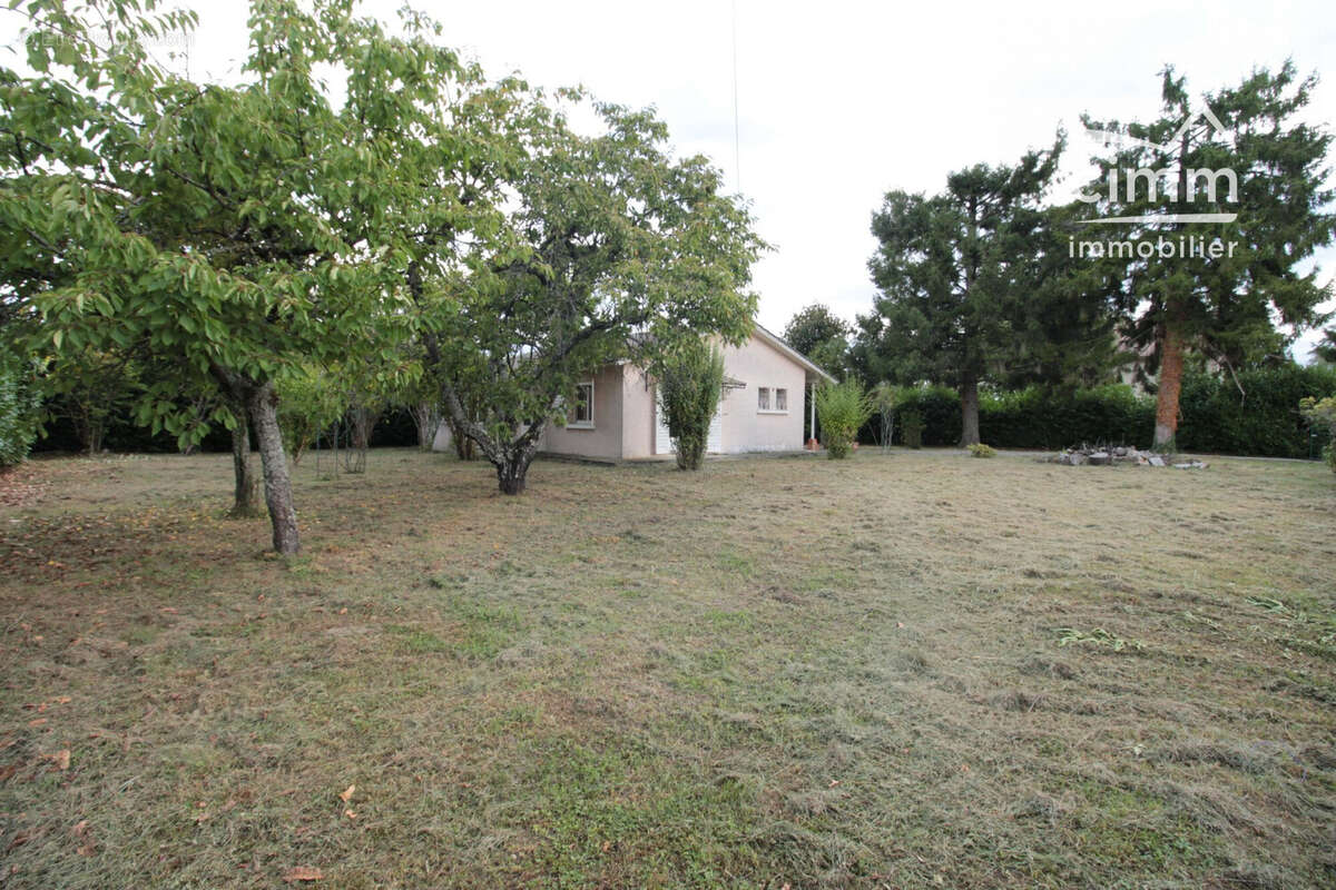 Maison à SAINT-SIMEON-DE-BRESSIEUX