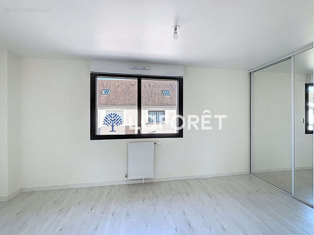 Maison à SAINT-NOM-LA-BRETECHE