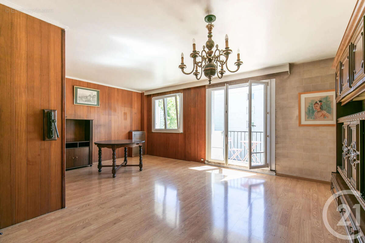 Appartement à SAINT-MAUR-DES-FOSSES