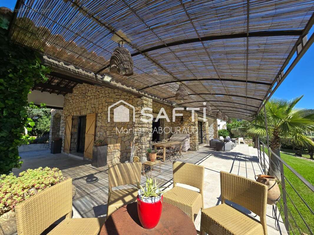 Photo 2 - Maison à COTIGNAC