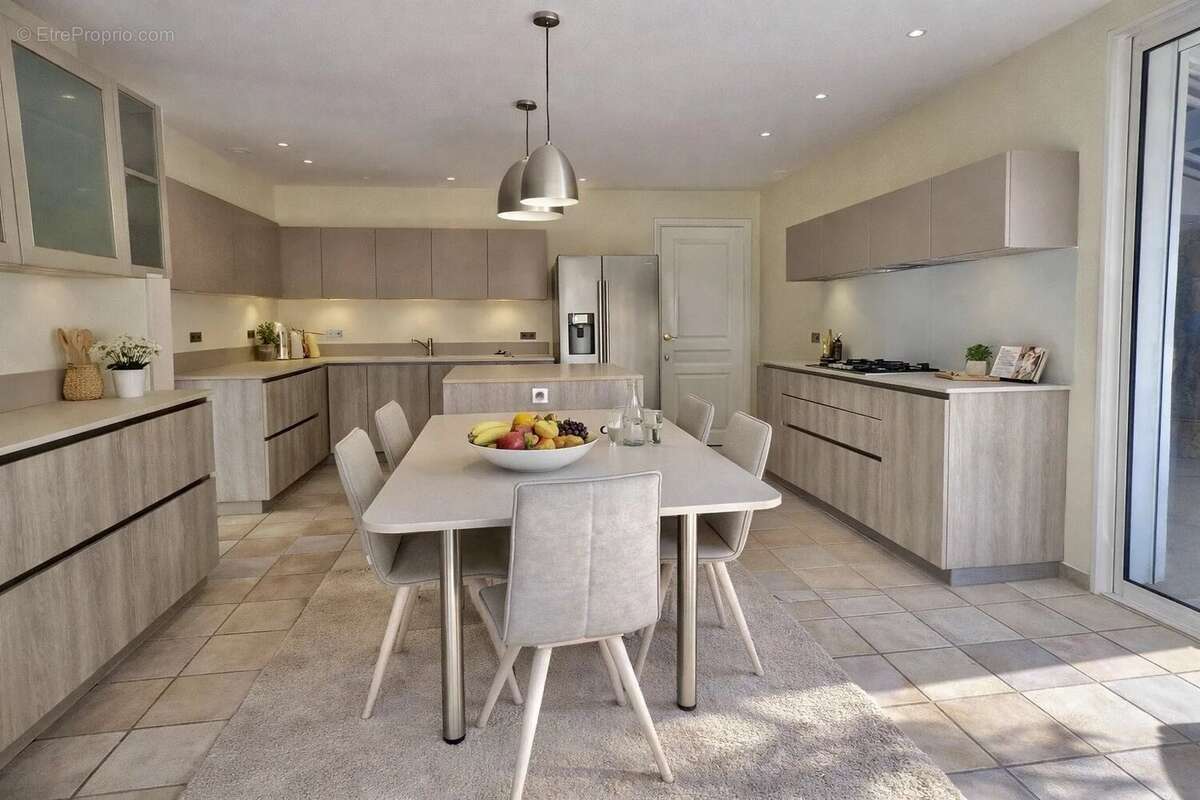 Maison à MOUGINS