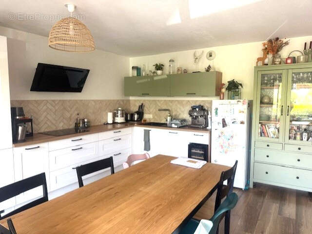 Appartement à CRUSEILLES