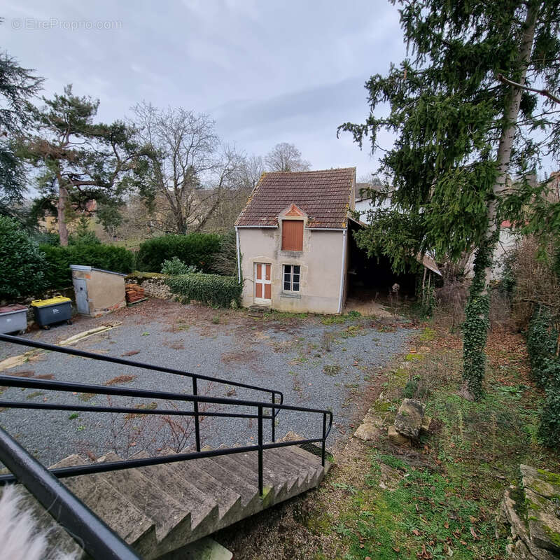 Maison à MONTGIVRAY