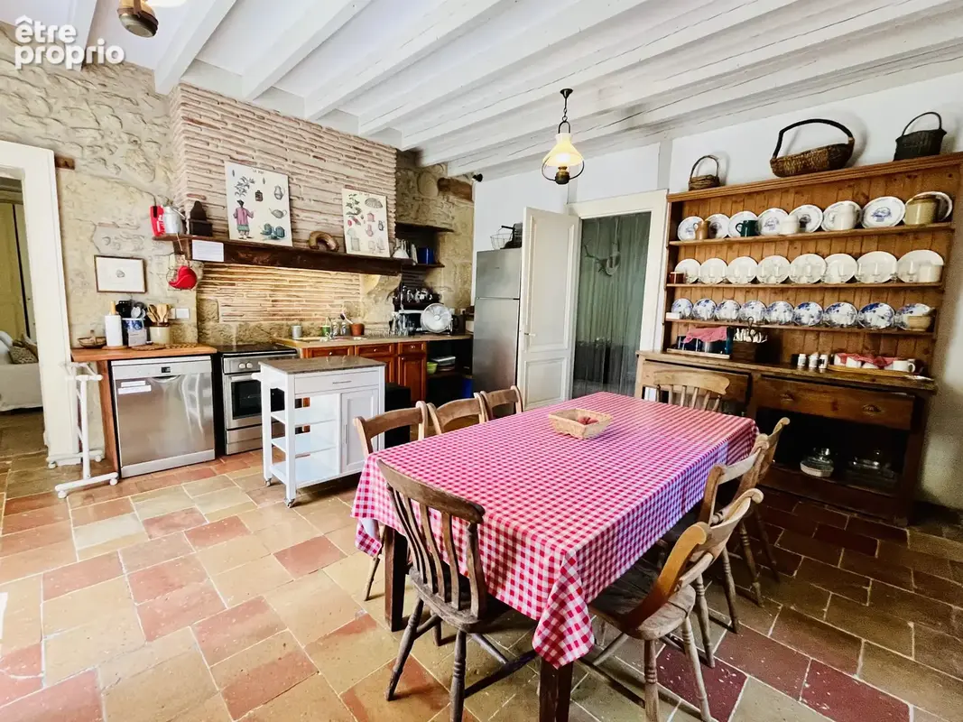 Élégant Manoir avec Chambres en Tour, Dépendance et Piscine - photo 4
