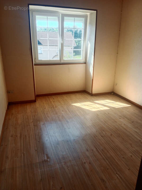 Maison à SAINT-VALBERT