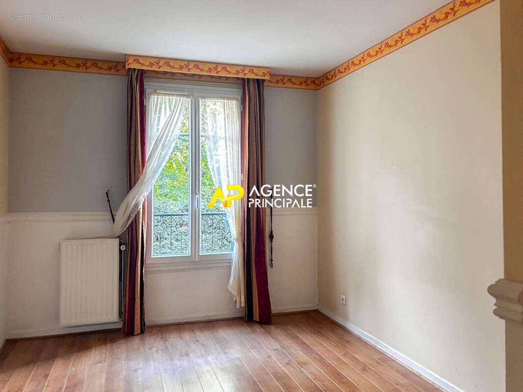 Appartement à SARTROUVILLE