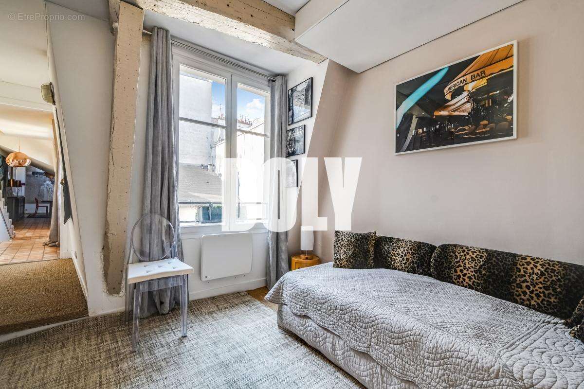 Appartement à PARIS-1E