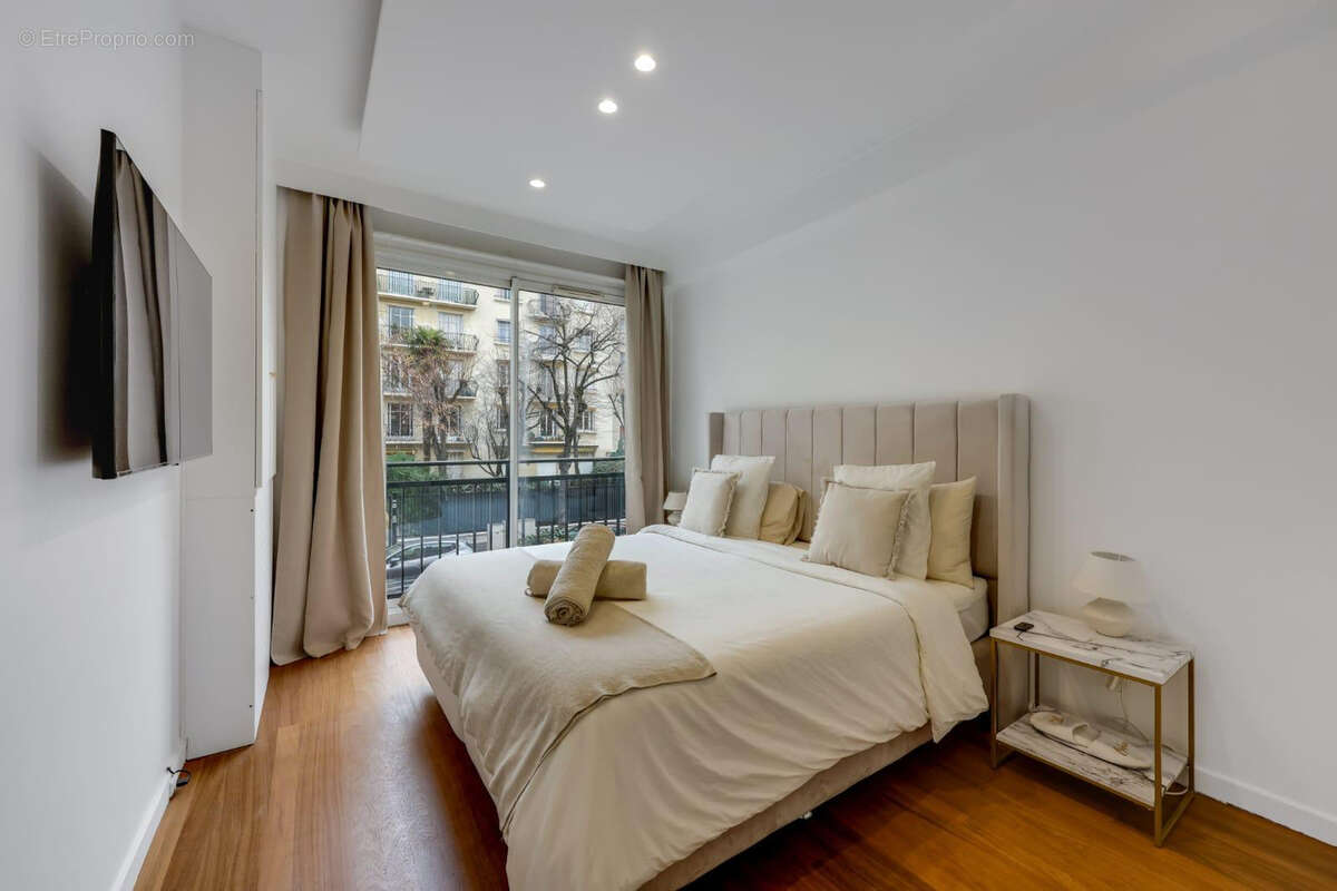 Appartement à NEUILLY-SUR-SEINE