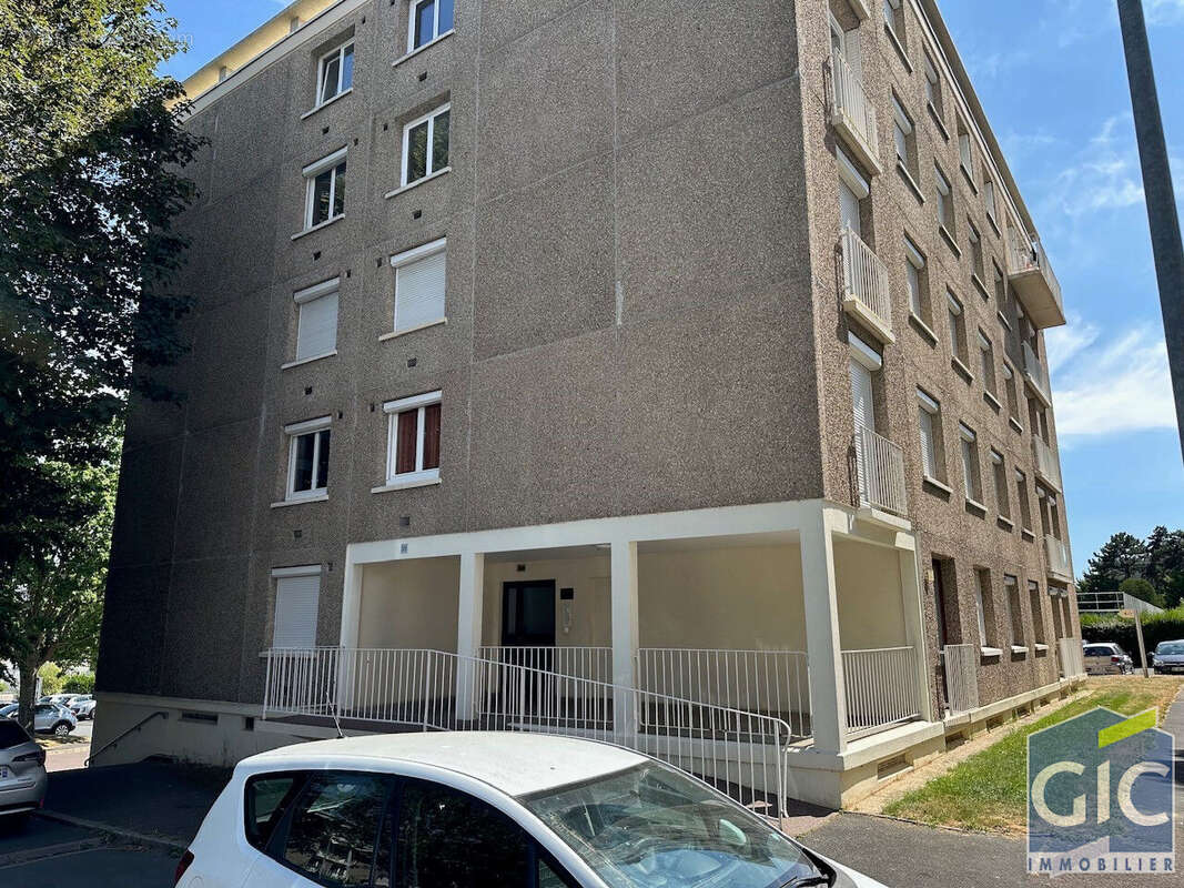 A vendre dans le gic/bi un 4pp herouville belles portes - photo 18