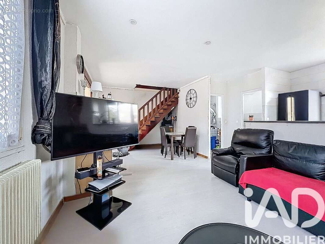Maison 96 m² à Villeneuve-Le-Roi  - photo 3
