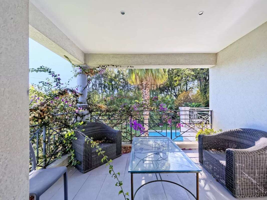 Maison à MOUGINS