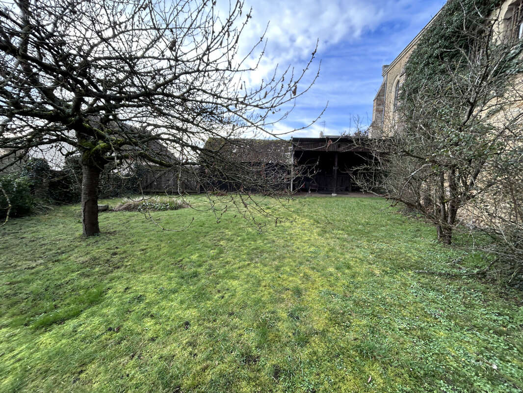 Maison à YVRE-L'EVEQUE