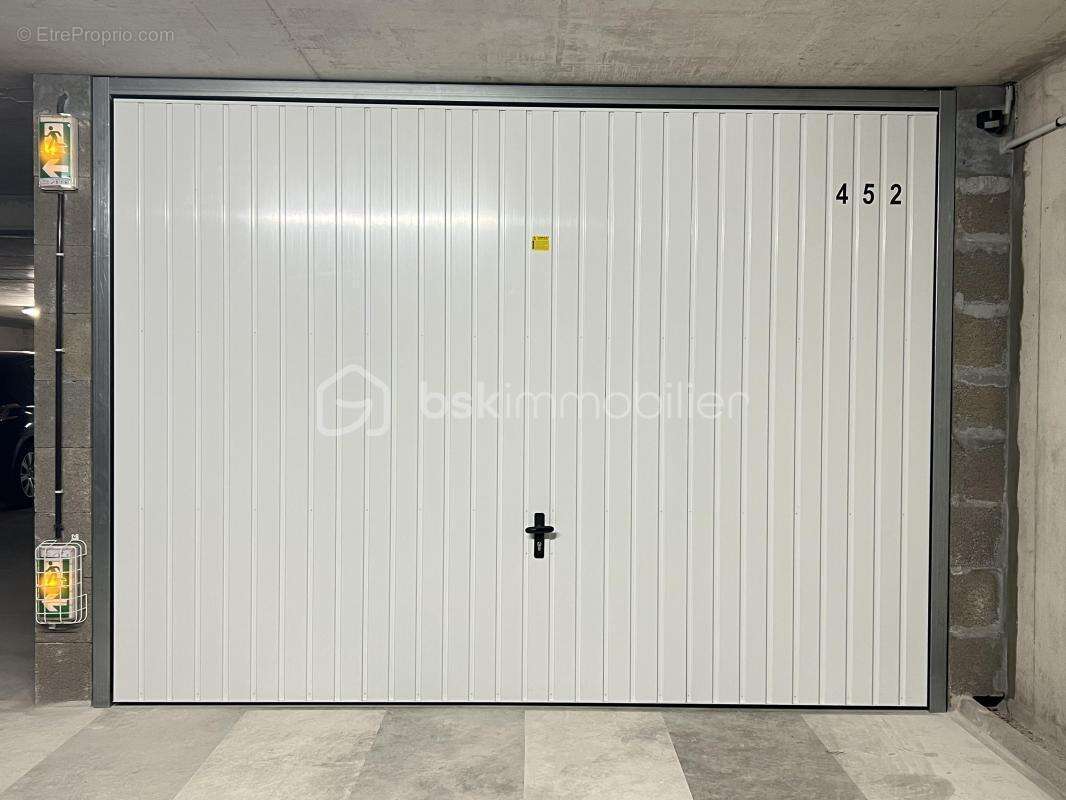 8 Box et 1 place de parking sur 167 m² + ou - - photo 15