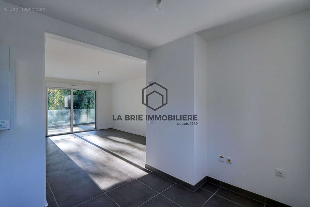 Appartement à RUBELLES