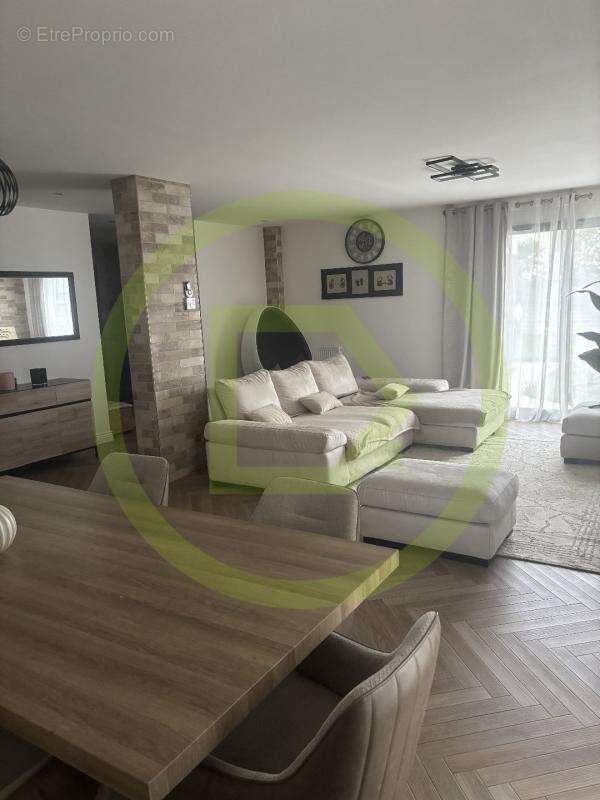 Maison à MERY-SUR-OISE