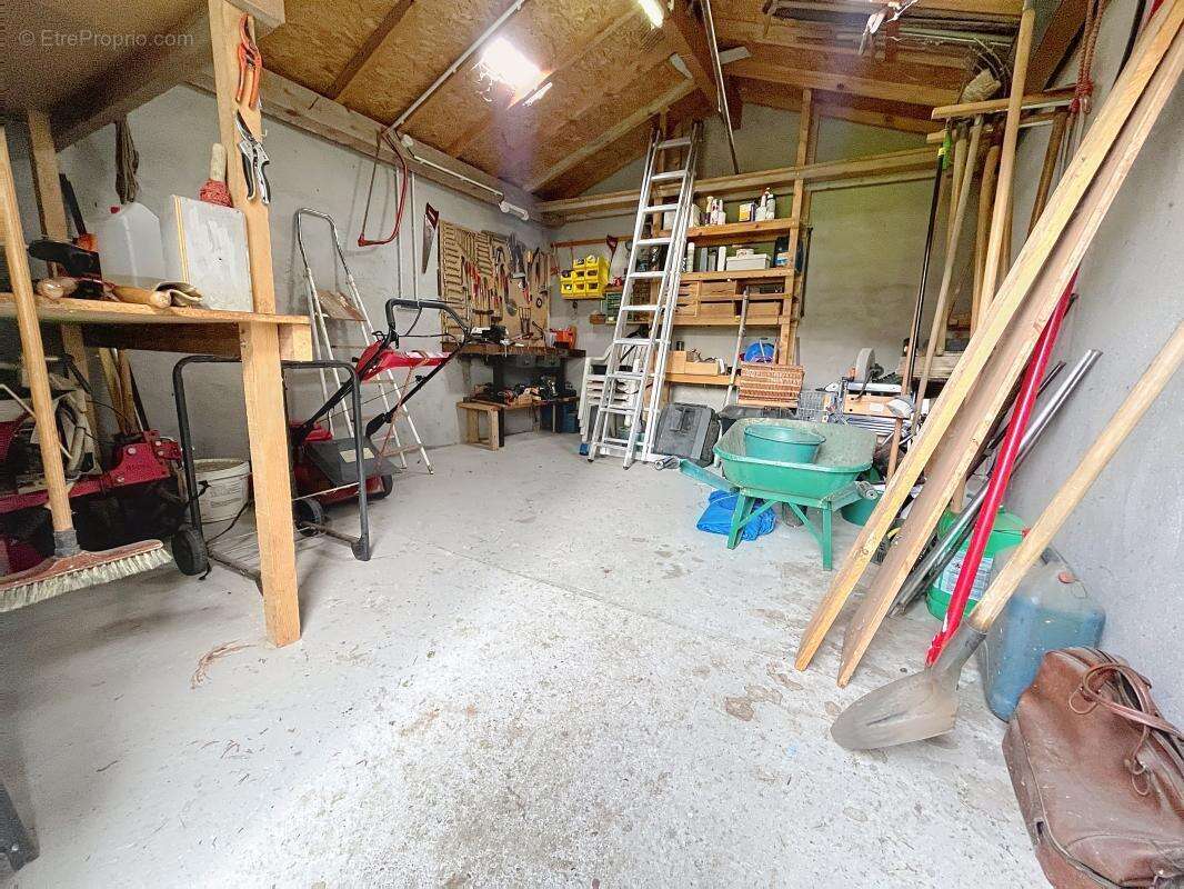 Maison à SAINT-JEAN-DE-MUZOLS