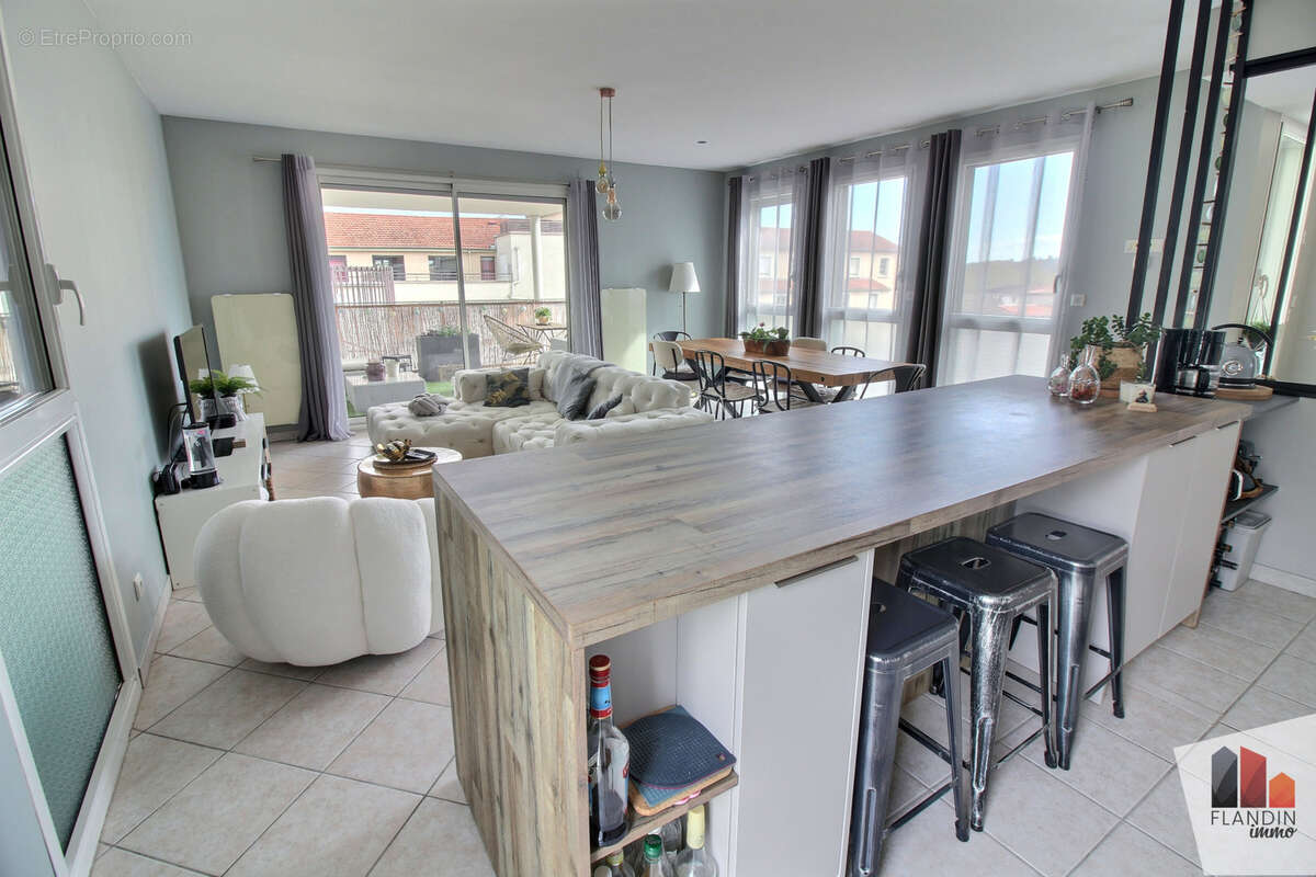 Appartement T4 de 96m2 avec terrasse et box fermé - photo 4