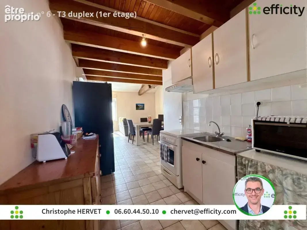 Appartement 296 m² à Ruelle-Sur-Touvre  - photo 17