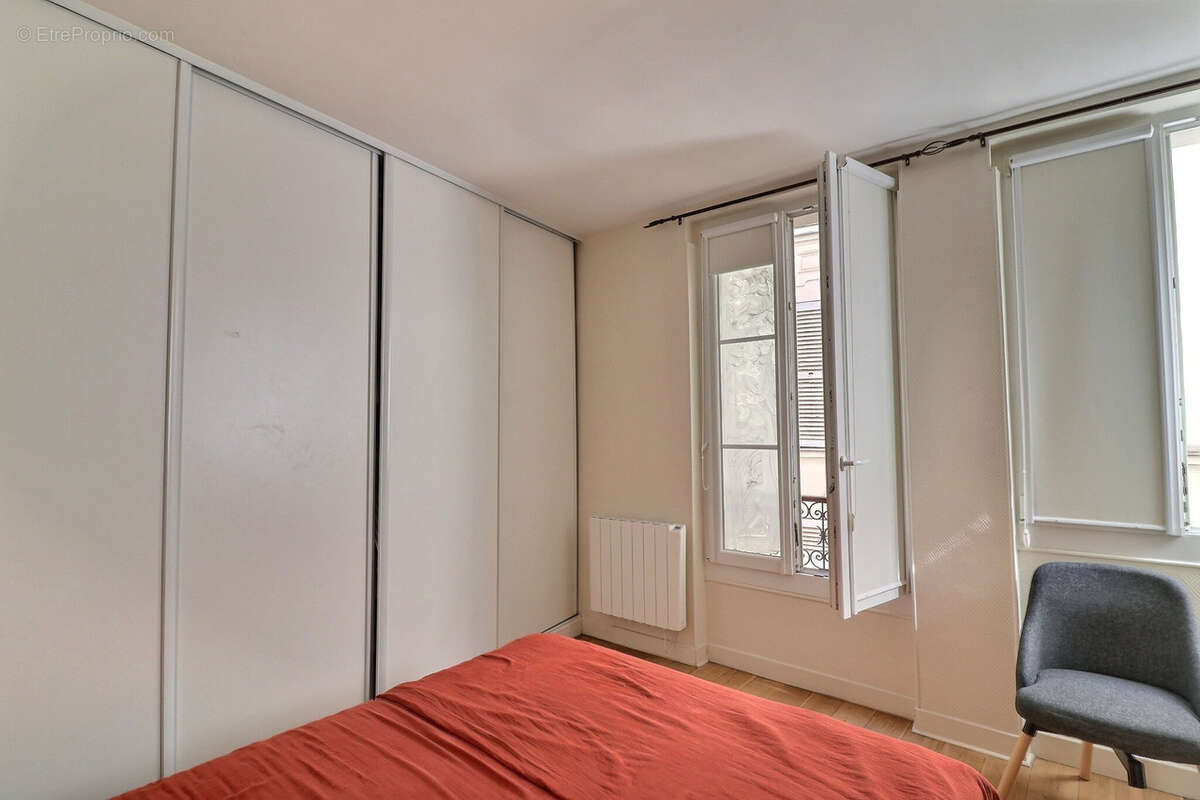 Appartement à PARIS-14E