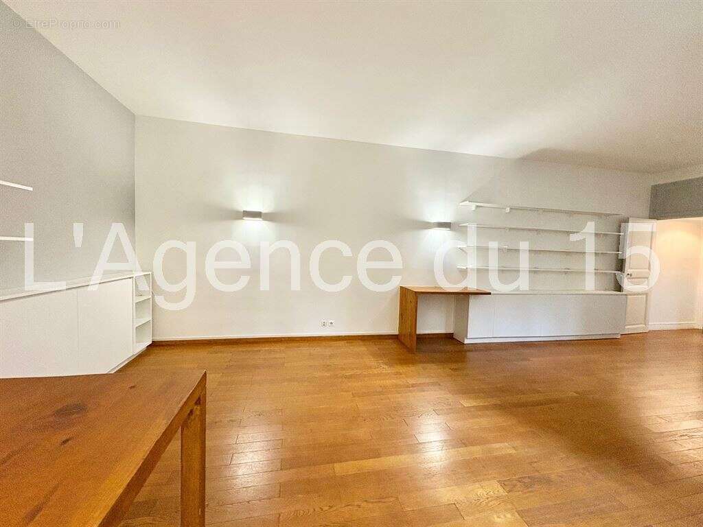 Appartement à PARIS-15E