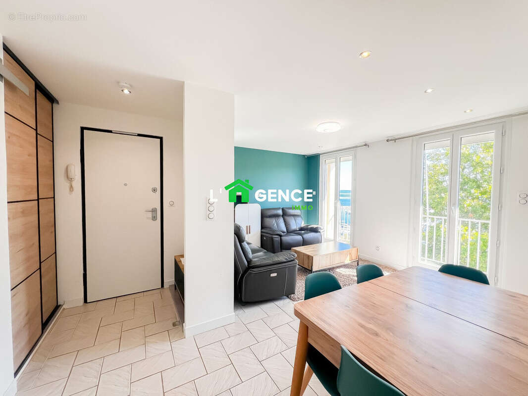 Appartement 66 m² à Martigues  - photo 2