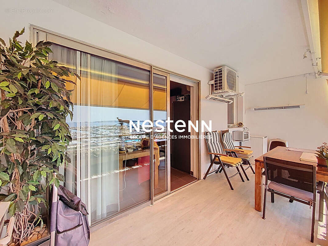 Golfe-juan - vue mer - studio 29m2 - terrasse - box ferme - port camille rayon. - photo 5