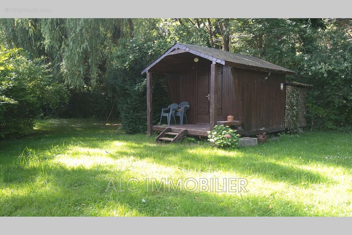 Terrain 1710 m² à Saint-Leonard-Des-Bois  - photo 2