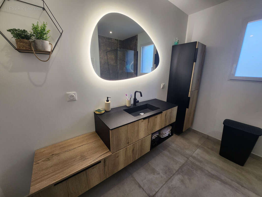 Maison à SAINTE-GEMME-LA-PLAINE