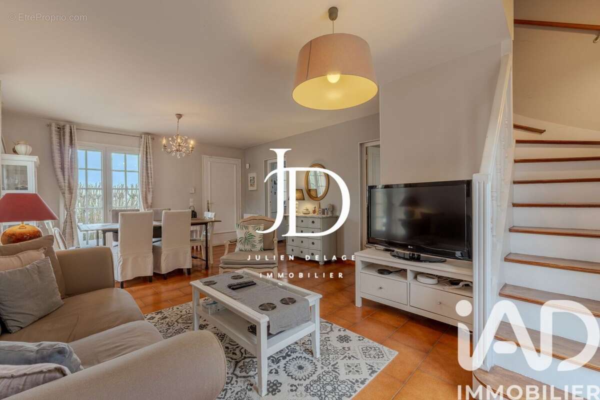 Photo 2 - Maison à LONGPERRIER