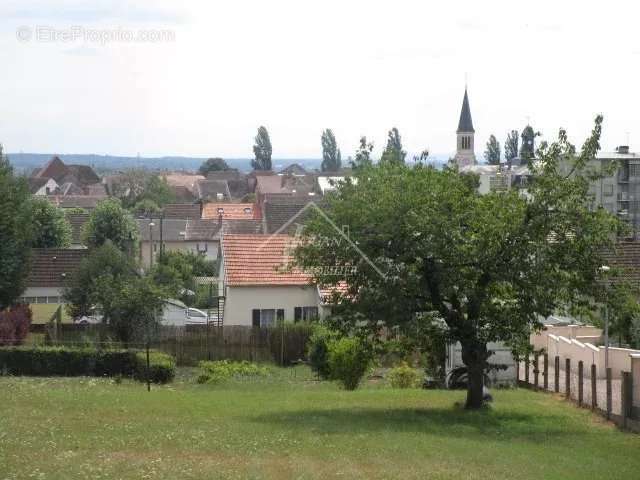 Terrain à VARENNES-SUR-ALLIER