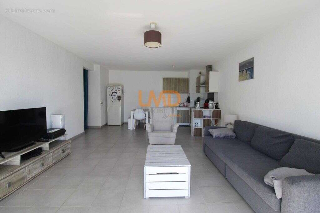 Appartement T3 plus terrasse et parking - photo 9