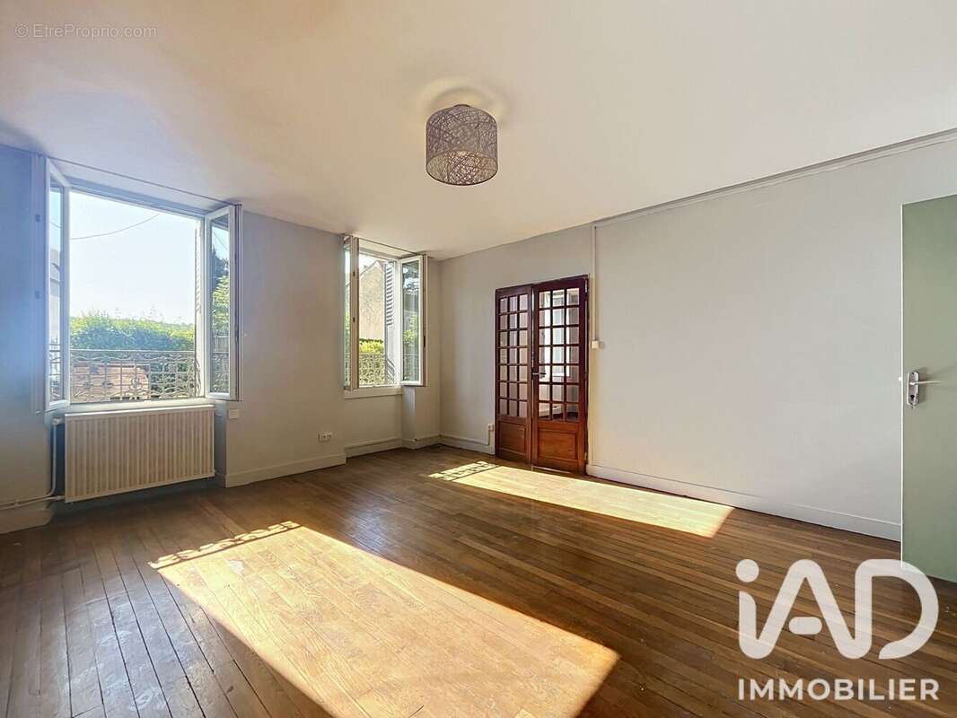 Photo 4 - Maison à MAILLY-LA-VILLE