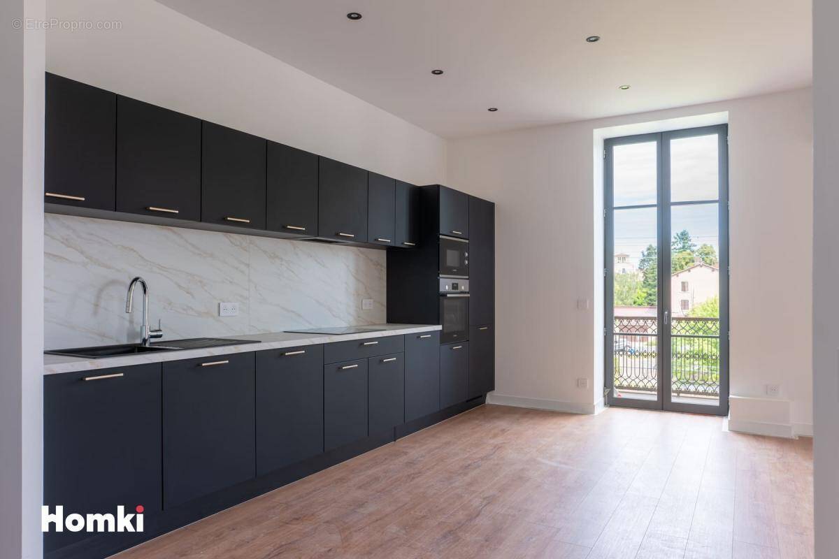 Appartement à SAINT-GEORGES-DE-RENEINS