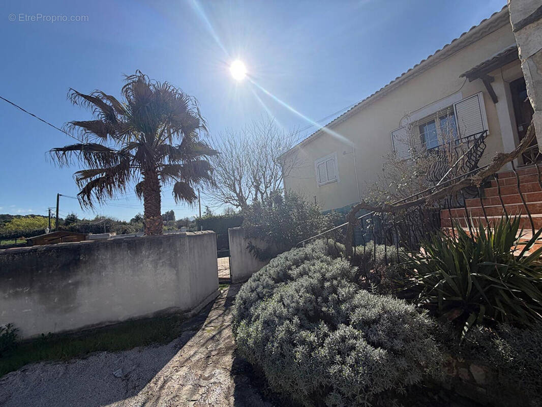 Photo 1 - Appartement à CABRIES
