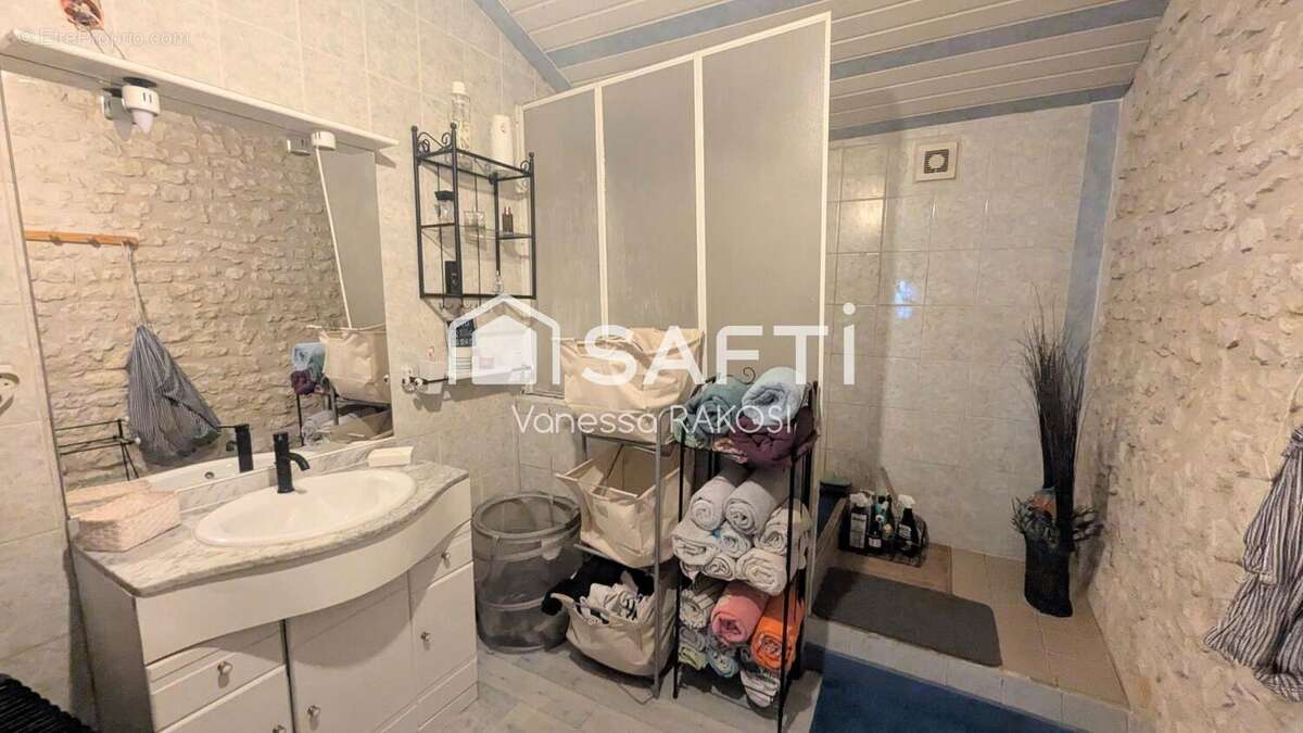 Photo 8 - Maison à SAINT-JEAN-D'ANGELY