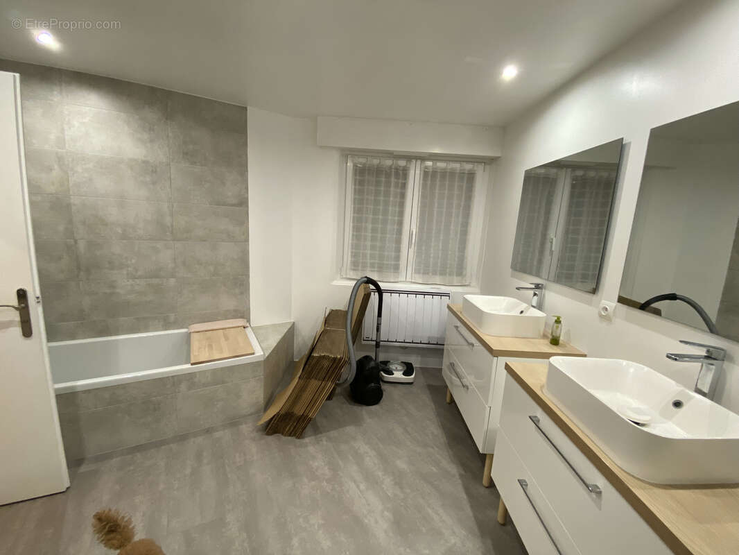 Appartement à VILLE-LA-GRAND