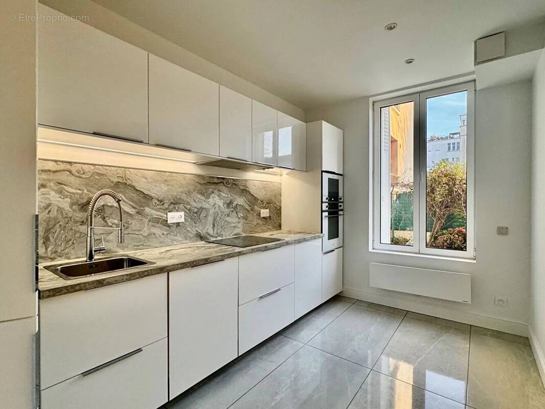 Appartement à ASNIERES-SUR-SEINE