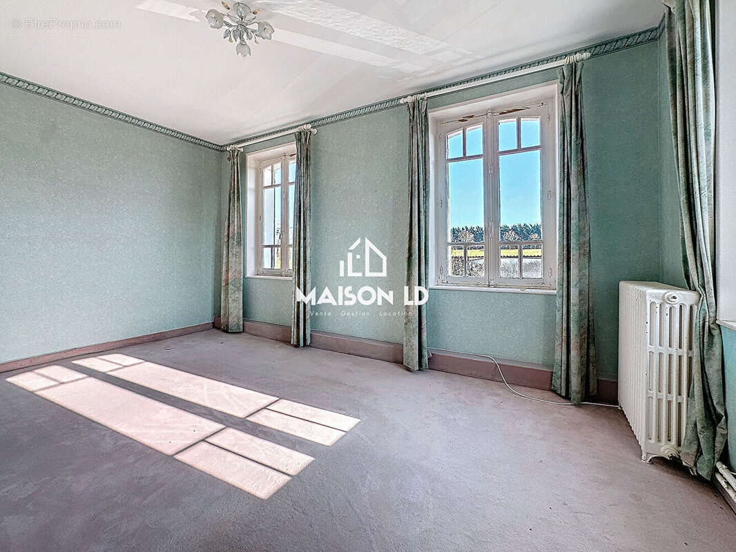 Maison à SAINT-PIERRE-SUR-DIVES