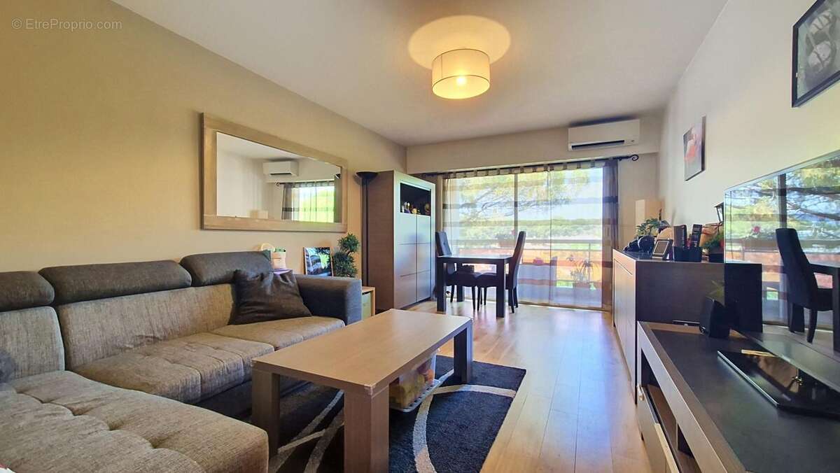 Appartement à LE CANNET