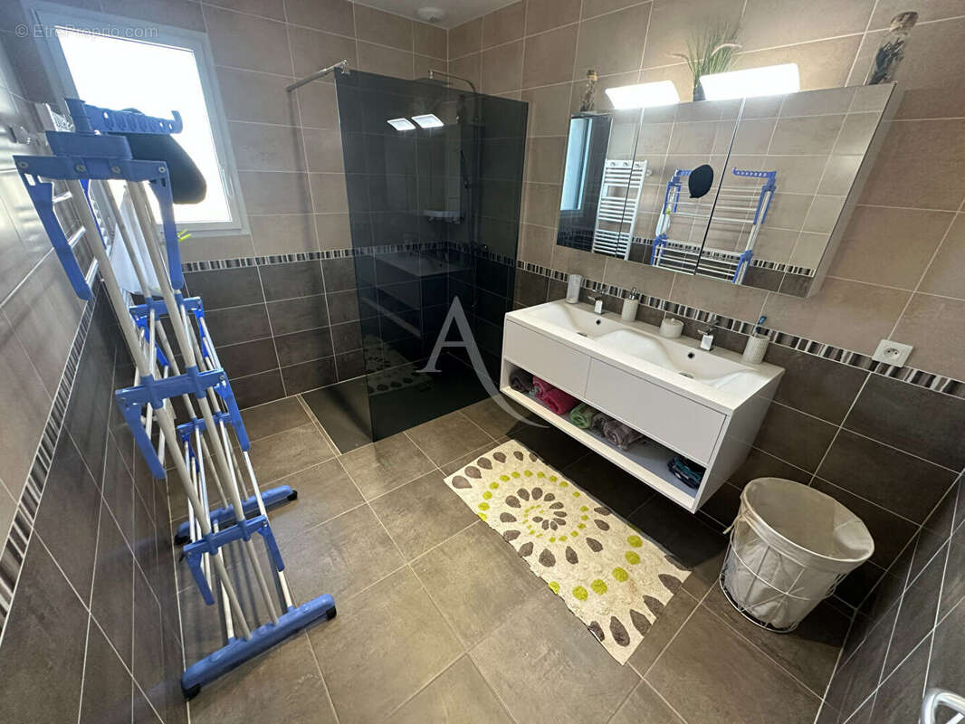 Maison à LES MONTILS