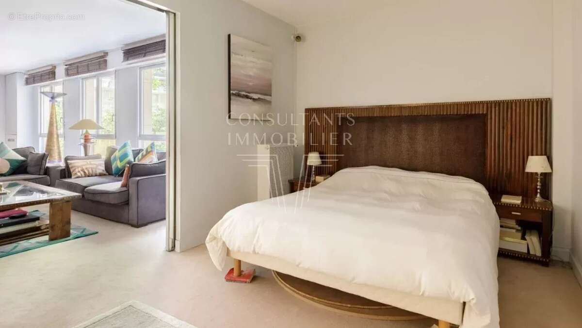 Appartement à PARIS-7E