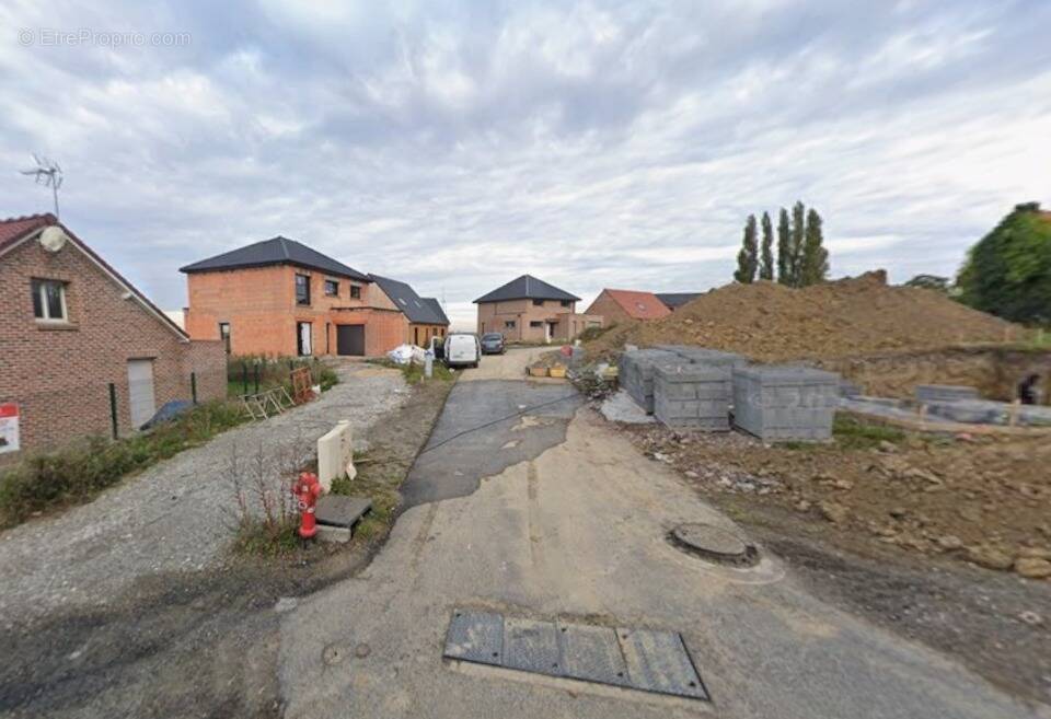 Terrain à MONS-EN-PEVELE