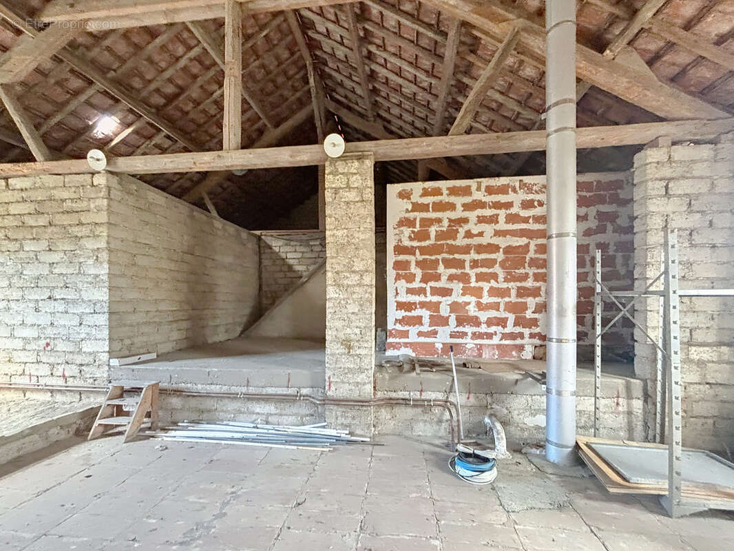 Appartement à TASSENIERES
